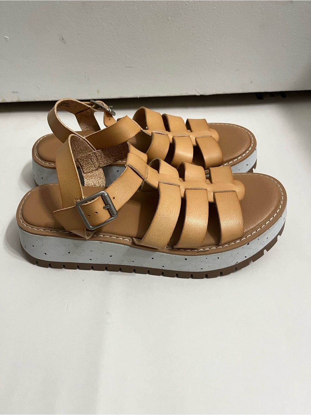 Women’s Tan Platform Fisherman Sandals with Buckle